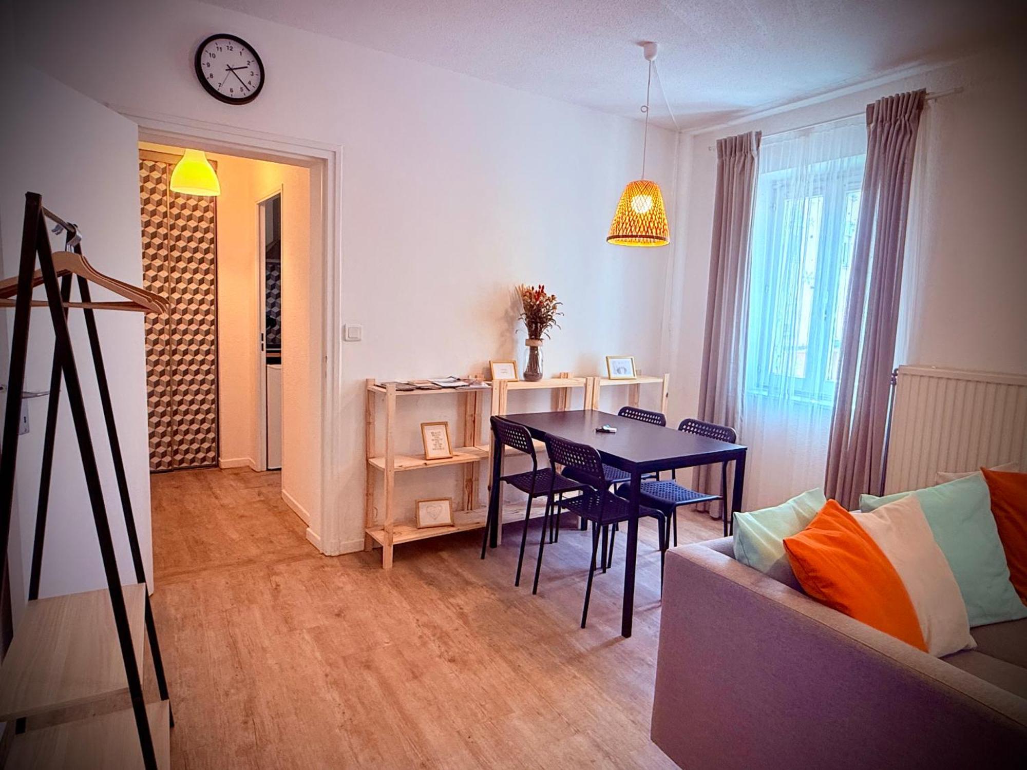Appartement 50m2 intramuros-Parking privé gratuit-Netflix-Arrivée autonome!! Apartment 50m2-Free parking-Netflix-Self check in Avignon Extérieur photo